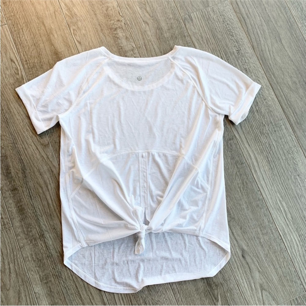 Lululemon t-shirt
